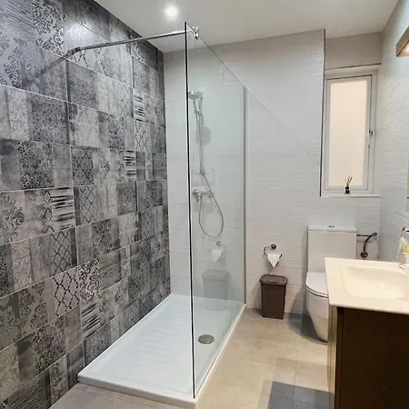 Modern In 公寓 *